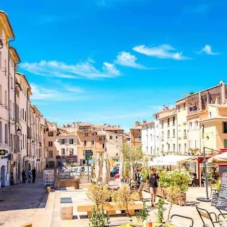 Au Coeur D'aix Avec Balcon Et Parking Apartment